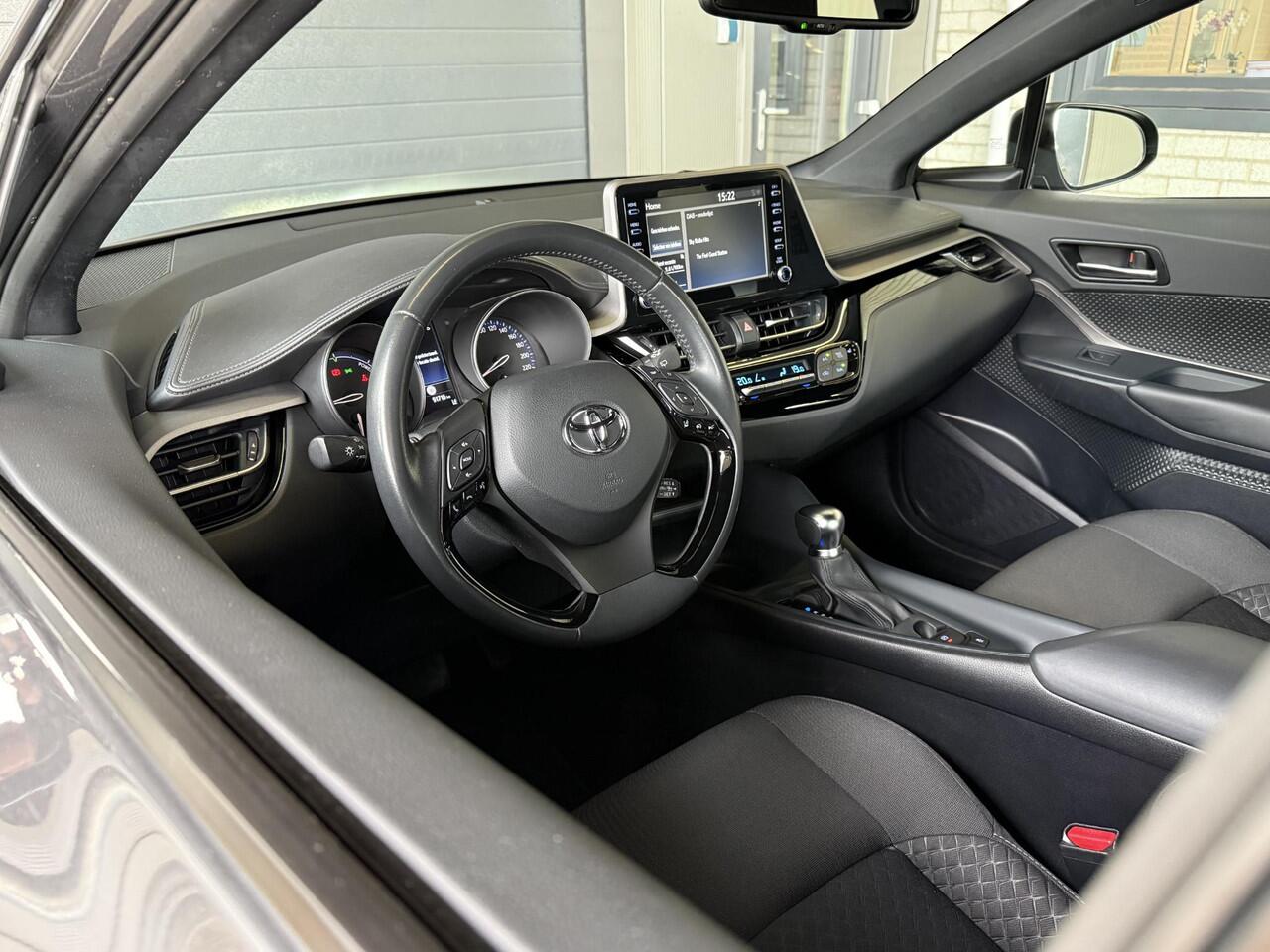 Toyota C-HR 1.8 Hybrid Dynamic | 17" LMV | Carplay | Adap.Cruise | Stoelverw. | All-in rijklaarprijs