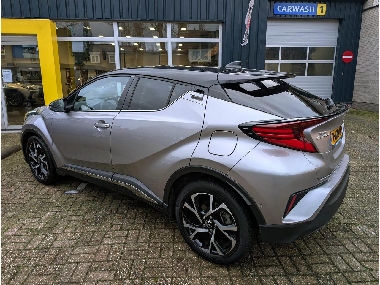 Toyota C-HR 1.8 Hybrid Lounge All-in prijs!