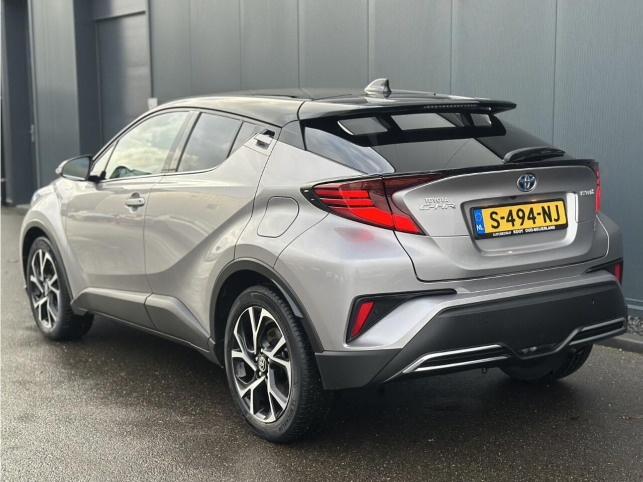 Toyota C-HR 2.0 Hybrid Executive / afneembare trekhaak!