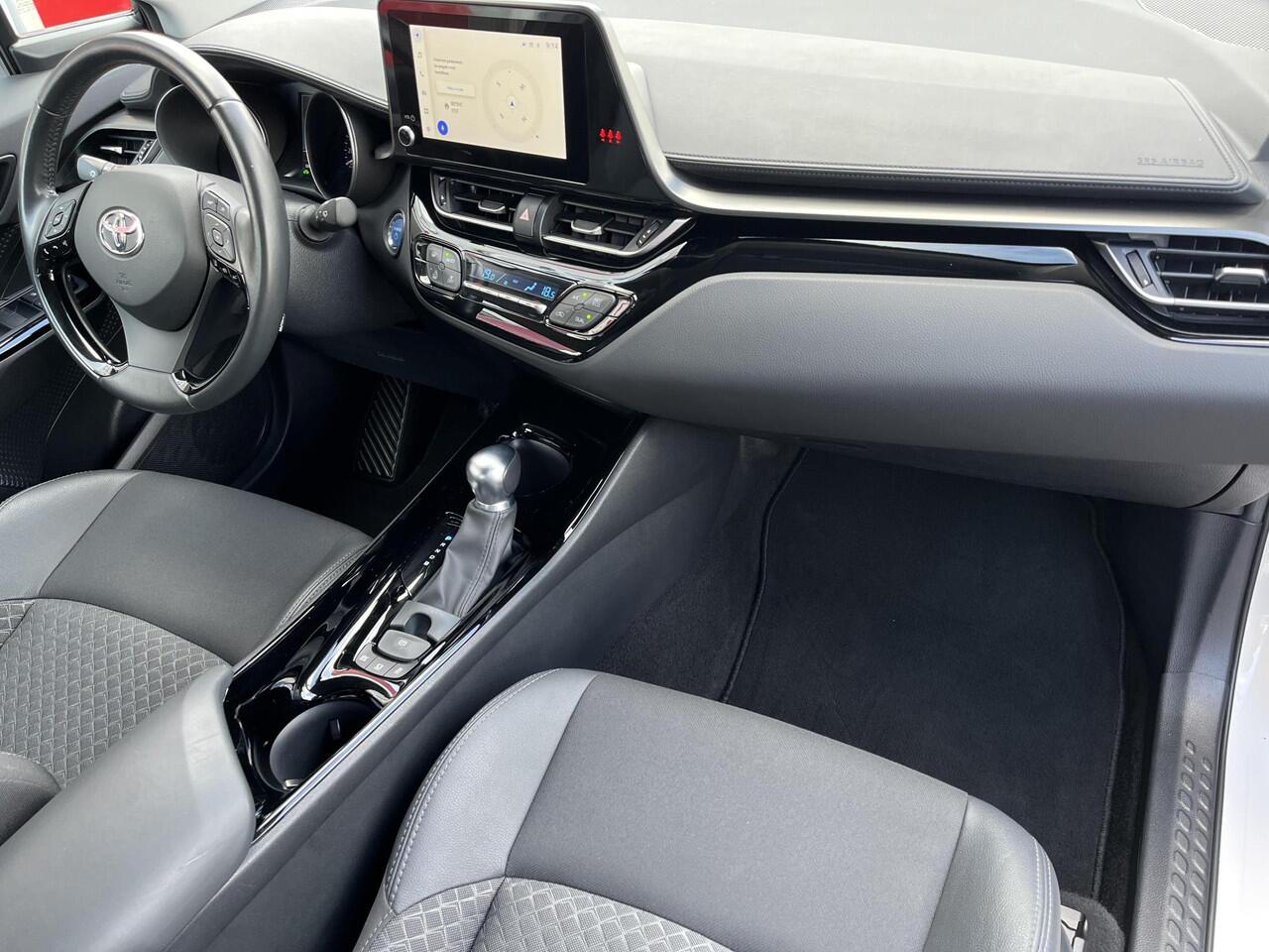 Toyota C-HR 1.8 Hybrid Dynamic | Trekhaak | Parkeersensoren | Carplay | Keyless entry |