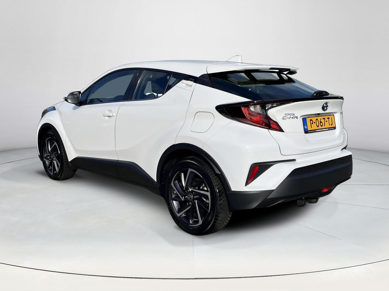 Toyota C-HR 1.8 Hybrid Dynamic | Trekhaak | Parkeersensoren | Carplay | Keyless entry |