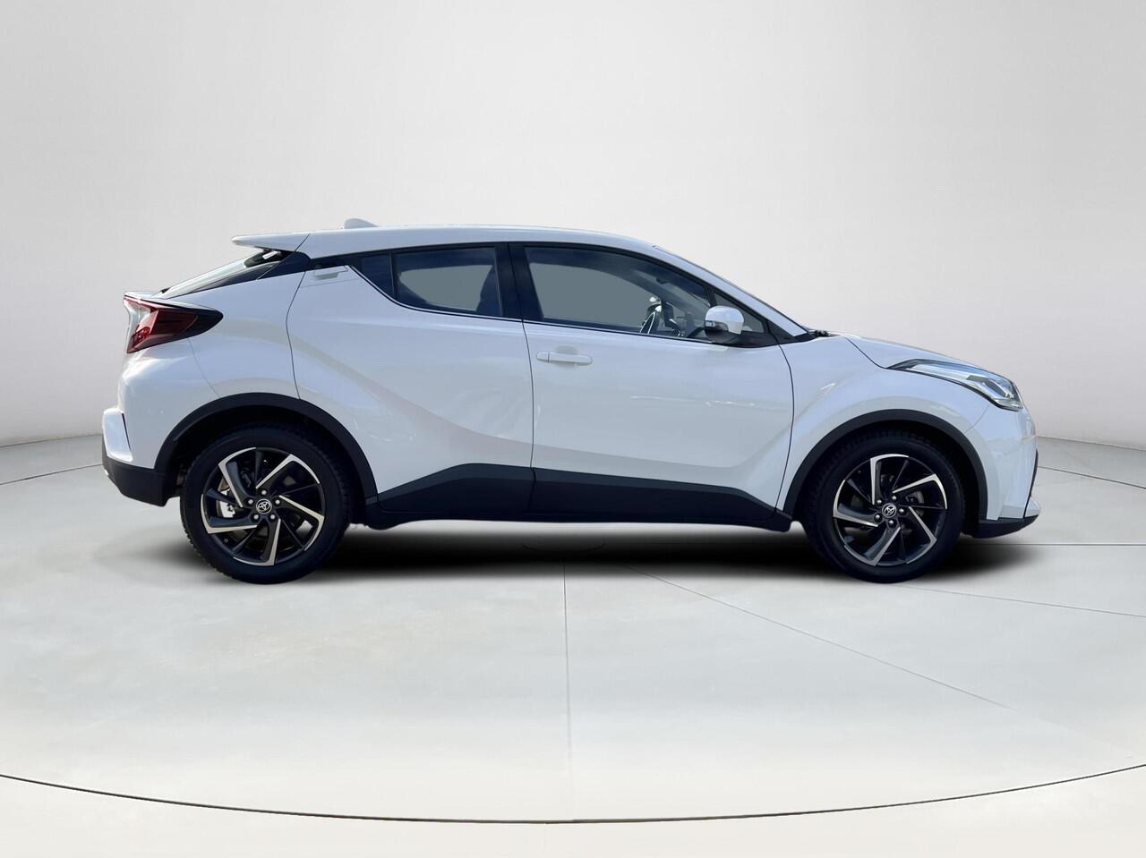 Toyota C-HR 1.8 Hybrid Dynamic | Trekhaak | Parkeersensoren | Carplay | Keyless entry |