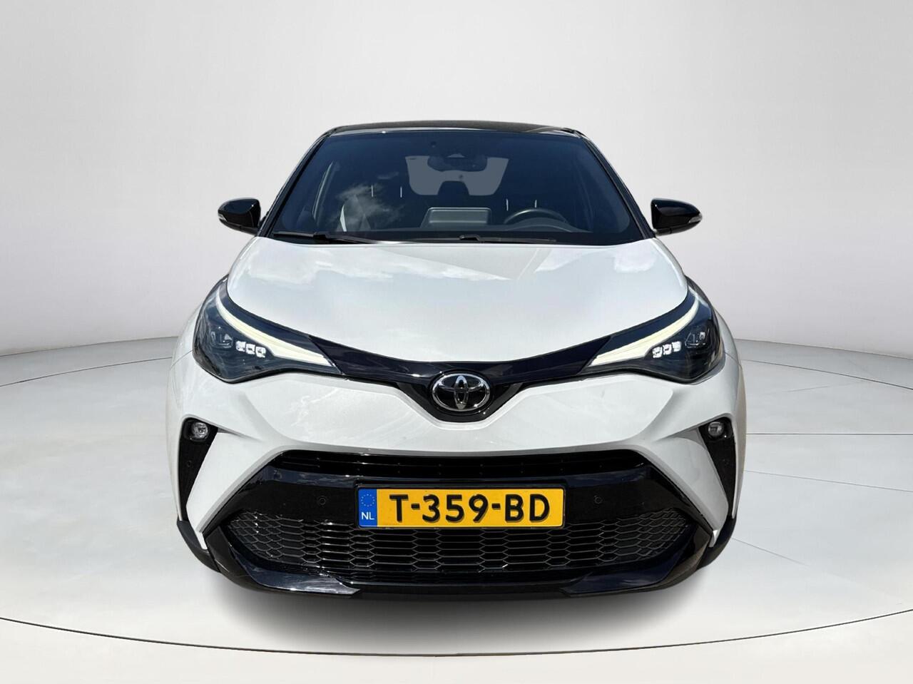 Toyota C-HR 1.8 Hybrid GR-Sport **NAVIGATIE/ KEYLESS/ PARKEERSENSOREN VOOR EN ACHTER/ 36 MAANDEN GARANTIE**
