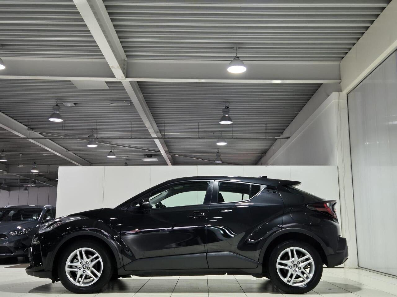 Toyota C-HR 1.8 Hybrid Active 10 jaar garantie | Cruise Control | Apple carplay & Android Auto | Achteruitrijcamera