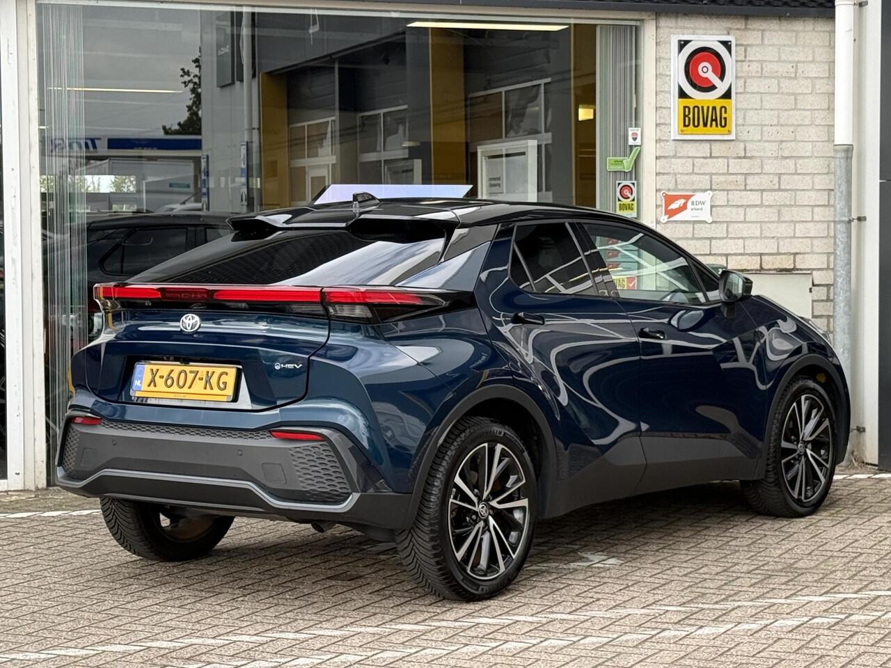 Toyota C-HR 1.8 Hybrid Executive | NAP | 1e eigenaar | Dealer onderhouden | 360 graden camera | Stoelverwarming | Pano dak | Elektrische bestuurderstoel | Heads-up display | Cruise adaptief |