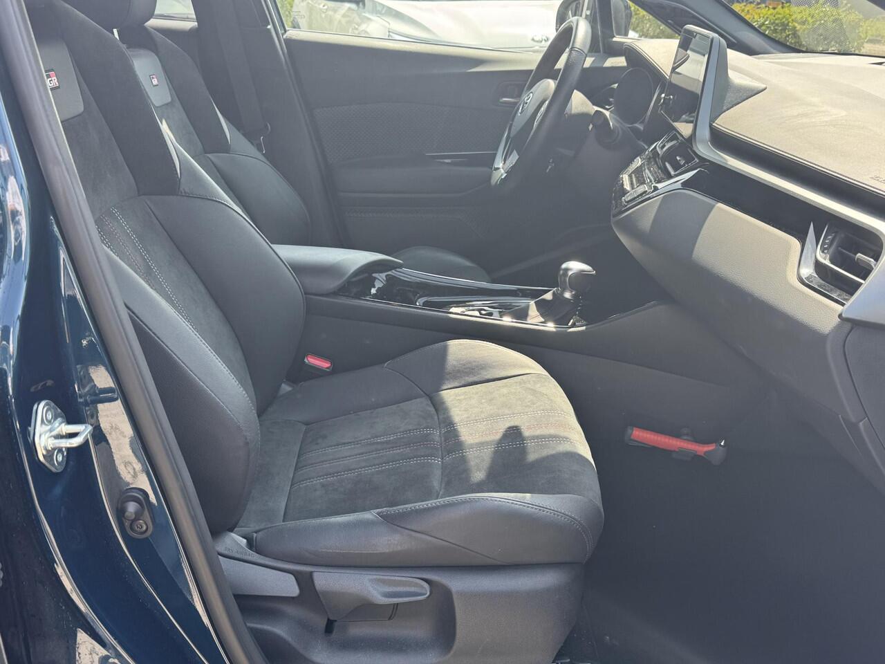 Toyota C-HR 1.8 Hybrid GR-Sport Stoel en stuur verwarming|Lmv|Luxe bekleding|Elektrische verstelbare voorstoel