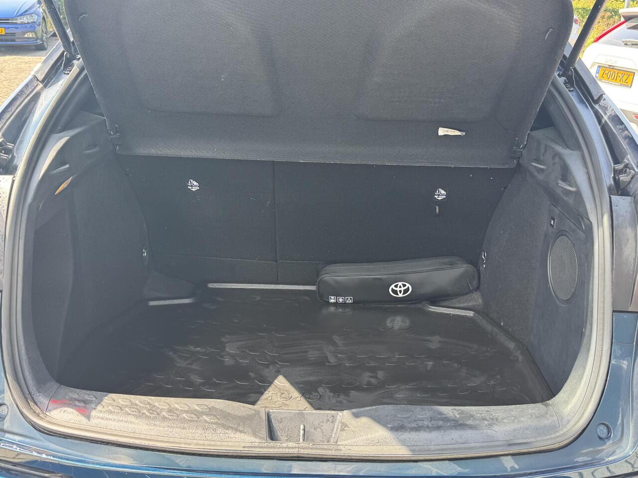 Toyota C-HR 1.8 Hybrid GR-Sport Stoel en stuur verwarming|Lmv|Luxe bekleding|Elektrische verstelbare voorstoel