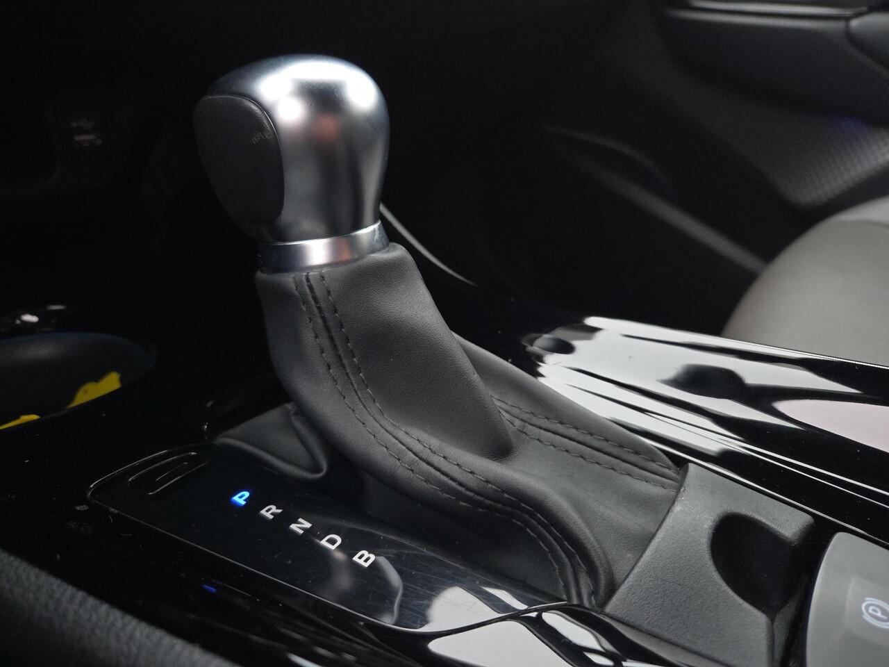 Toyota C-HR 1.8 Hybrid Executive | Apple CarPlay | Stoel/Stuur/Ruit verwarming | Rijklaarprijs incl. garantie |