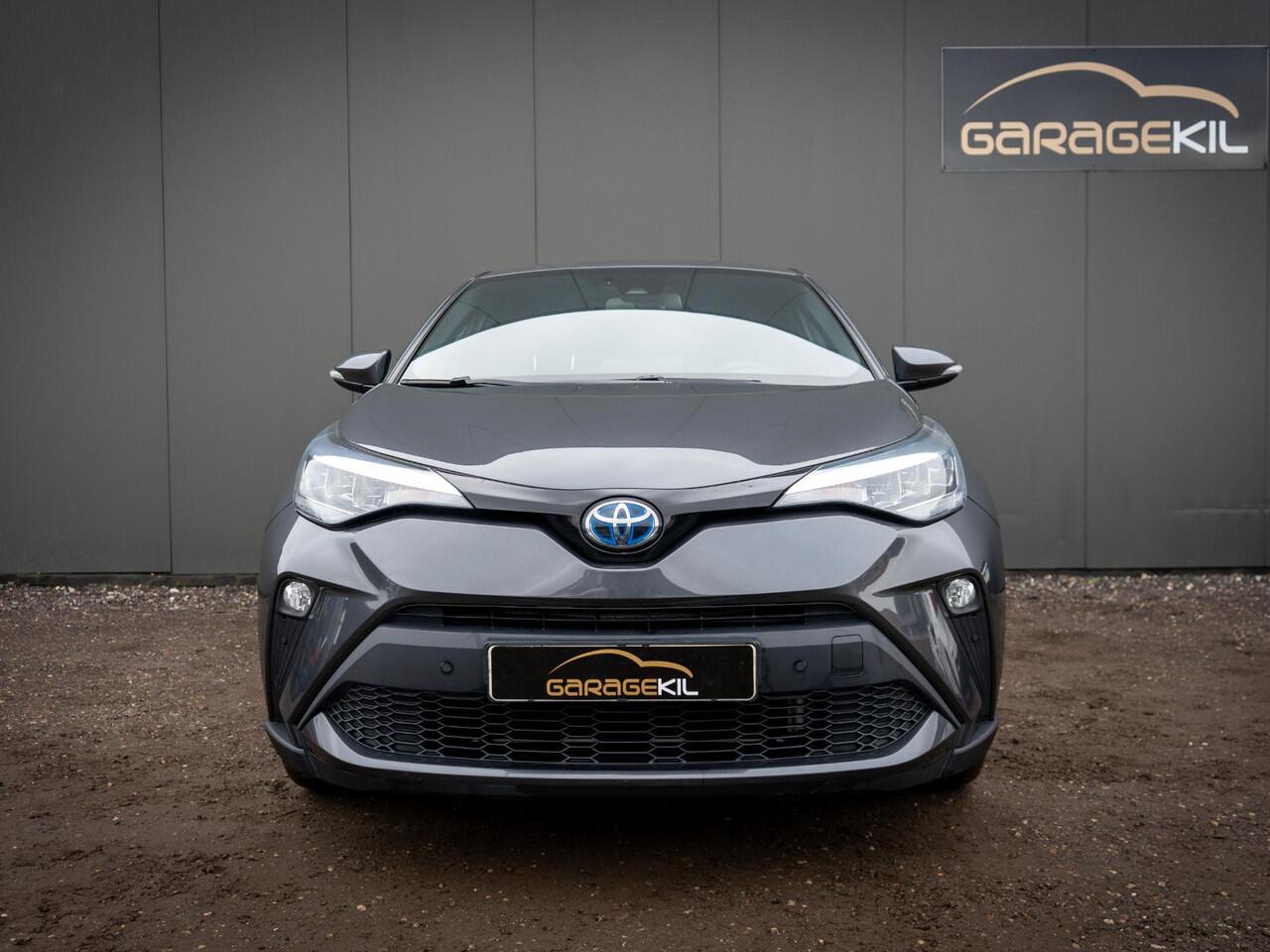 Toyota C-HR 2.0 Hybrid Team D Camera / Keyless / 18'' LM velgen / LED / Privacy glass / Stoel + stuur verw. / Carplay