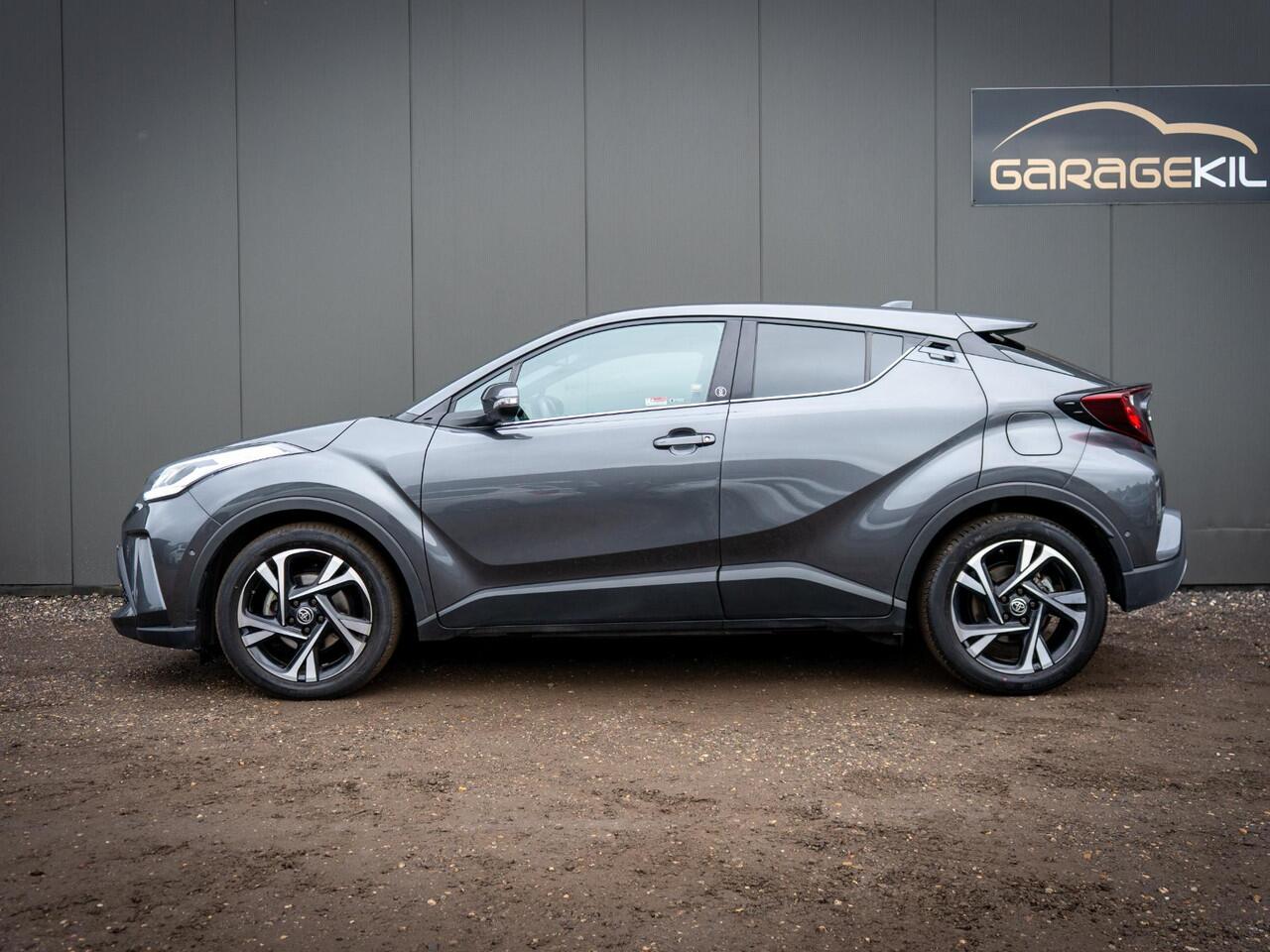 Toyota C-HR 2.0 Hybrid Team D Camera / Keyless / 18'' LM velgen / LED / Privacy glass / Stoel + stuur verw. / Carplay