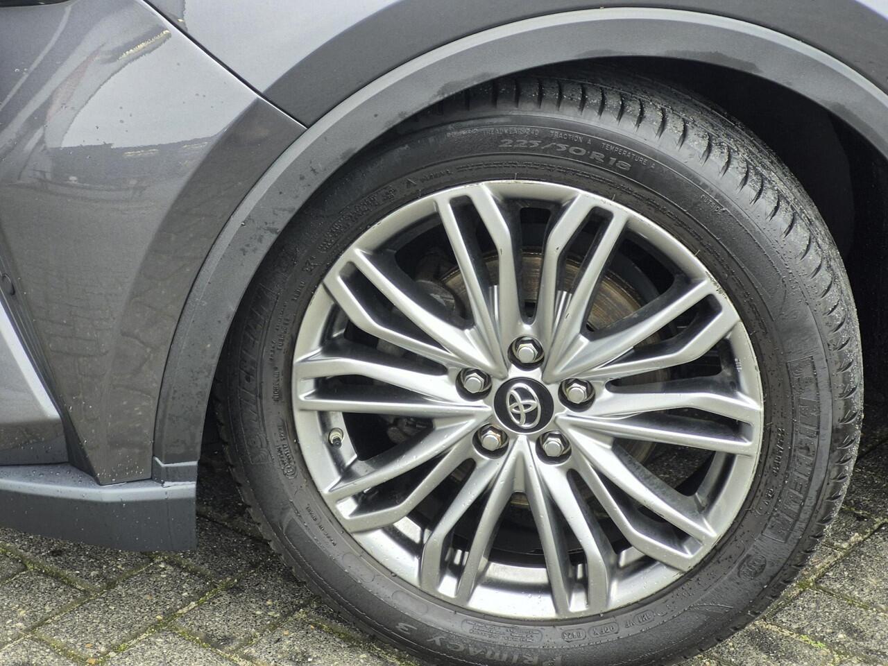 Toyota C-HR 1.8 Hybrid Executive | Half-leder | BSM | Apple carplay/Android auto |