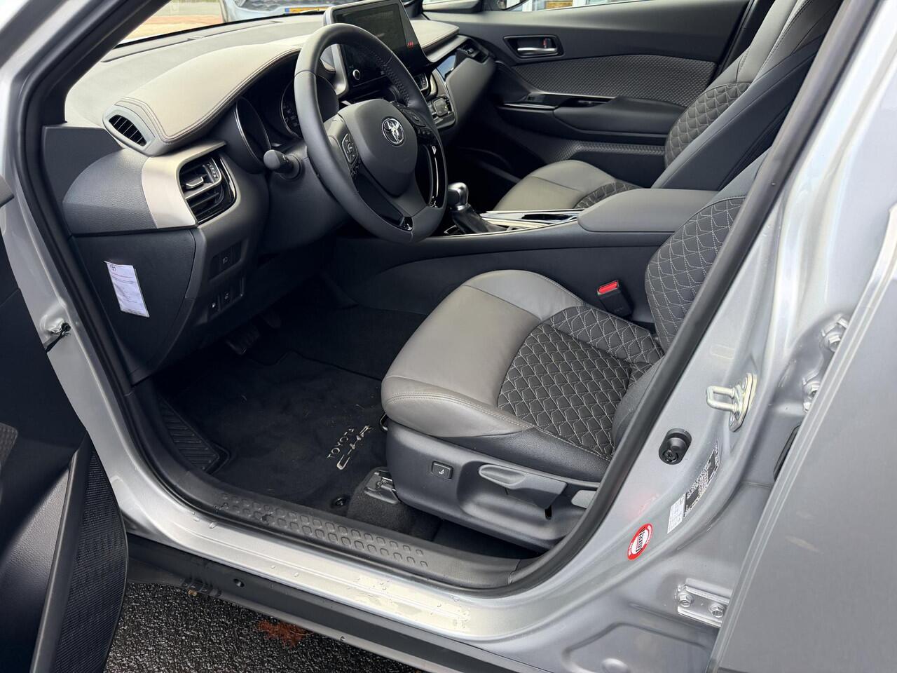 Toyota C-HR 1.8 Hybrid Executive 1e eigenaar | JBL | Stoel/stuurwielverwarming | Half lederen bekleding | Dodehoekdetectie