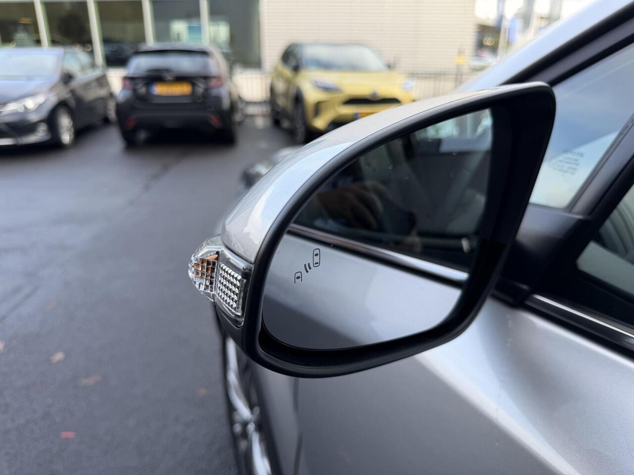 Toyota C-HR 1.8 Hybrid Executive 1e eigenaar | JBL | Stoel/stuurwielverwarming | Half lederen bekleding | Dodehoekdetectie