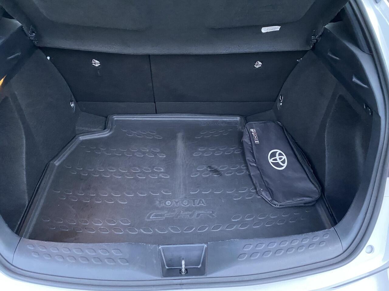 Toyota C-HR 1.8 Hybrid Active Apple CarPlay/Android Auto Navigatie, achteruitrij camera, keyless, adaptieve cruise control