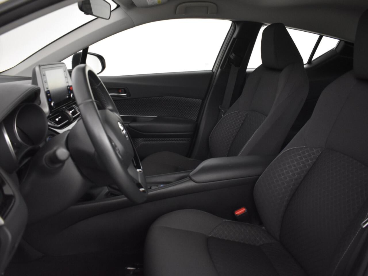 Toyota C-HR 1.8 Hybrid Active | PDC V+A | Carplay | Stoelverwarming |