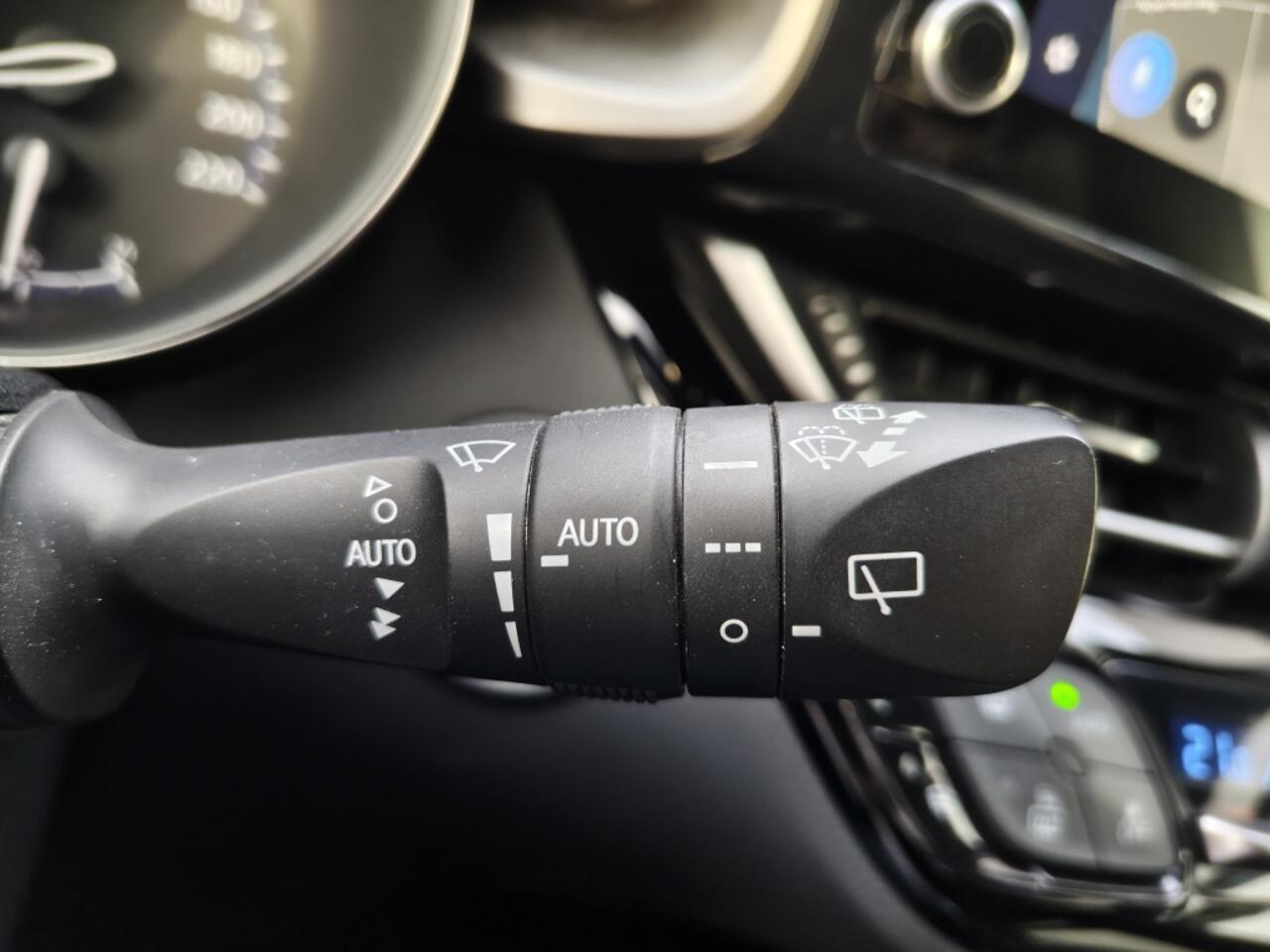 Toyota C-HR 1.8 Hybrid Executive | Navi | Parkeersensoren | Leder/Stoffen be