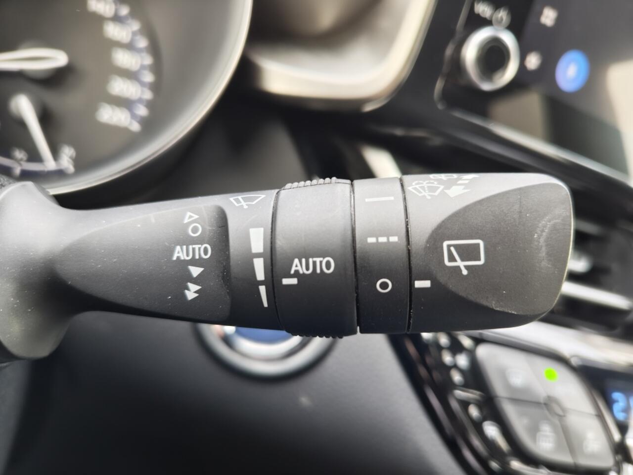 Toyota C-HR 1.8 Hybrid Executive | Navi | Parkeersensoren | Leder/Stoffen be