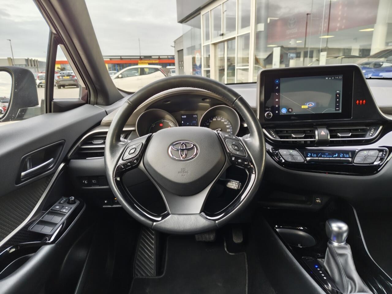 Toyota C-HR 1.8 Hybrid Executive | Navi | Parkeersensoren | Leder/Stoffen be