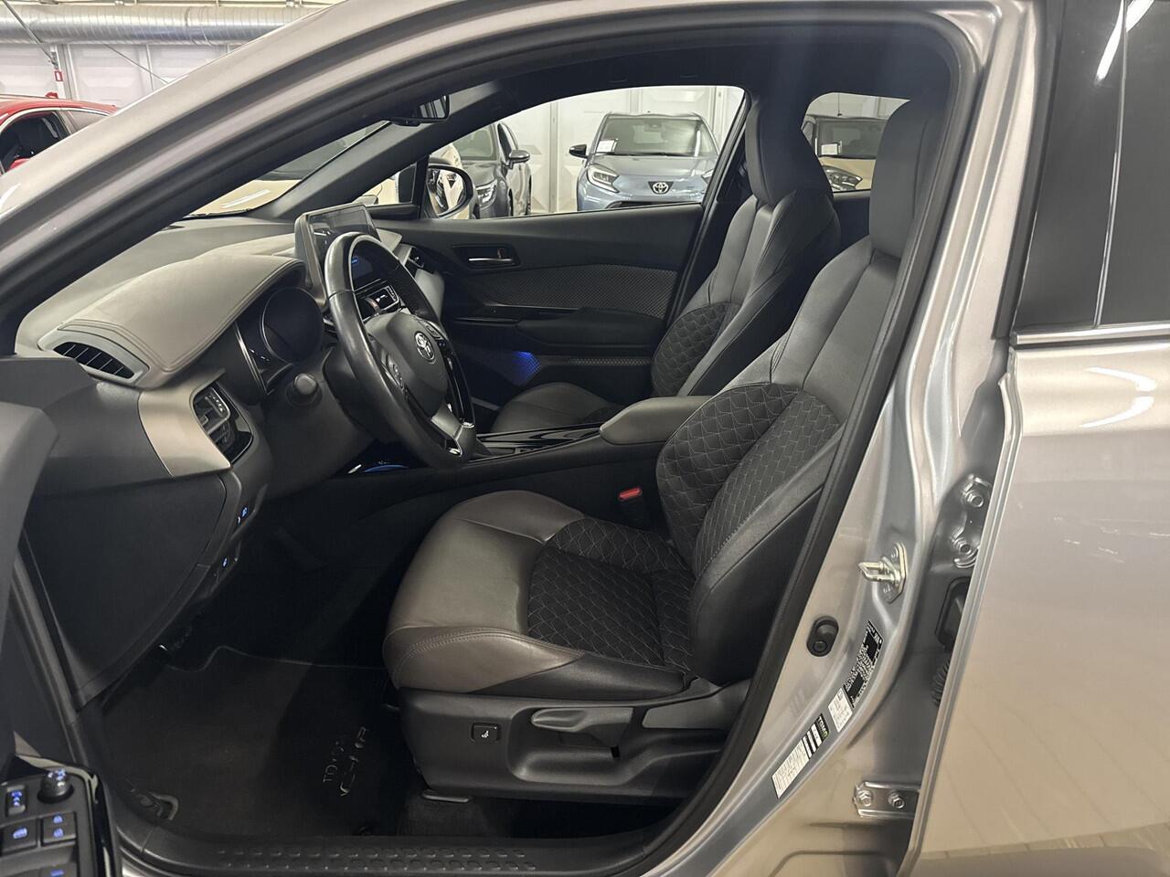 Toyota C-HR 1.8 Hybrid Executive | 06-10141018 Voor meer informatie