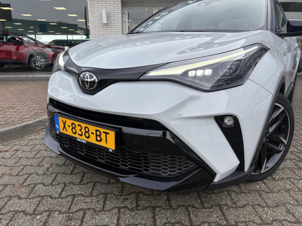 Toyota C-HR 2.0 Hybrid GR-Sport | Premium Pack | JBL | Navi | Sensoren v/a |
