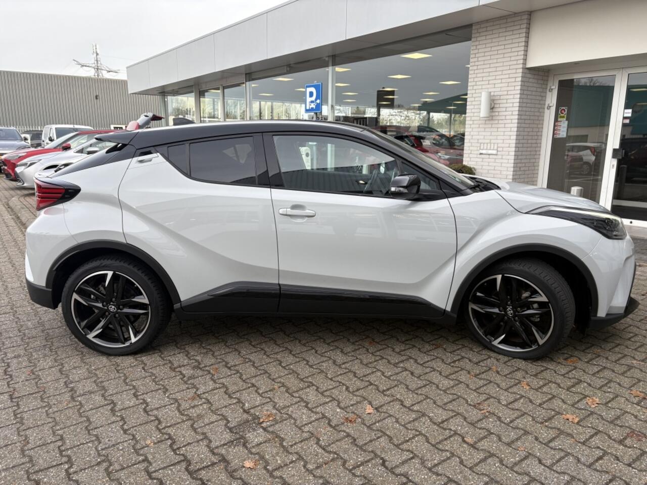 Toyota C-HR 2.0 Hybrid GR-Sport | Premium Pack | JBL | Navi | Sensoren v/a |