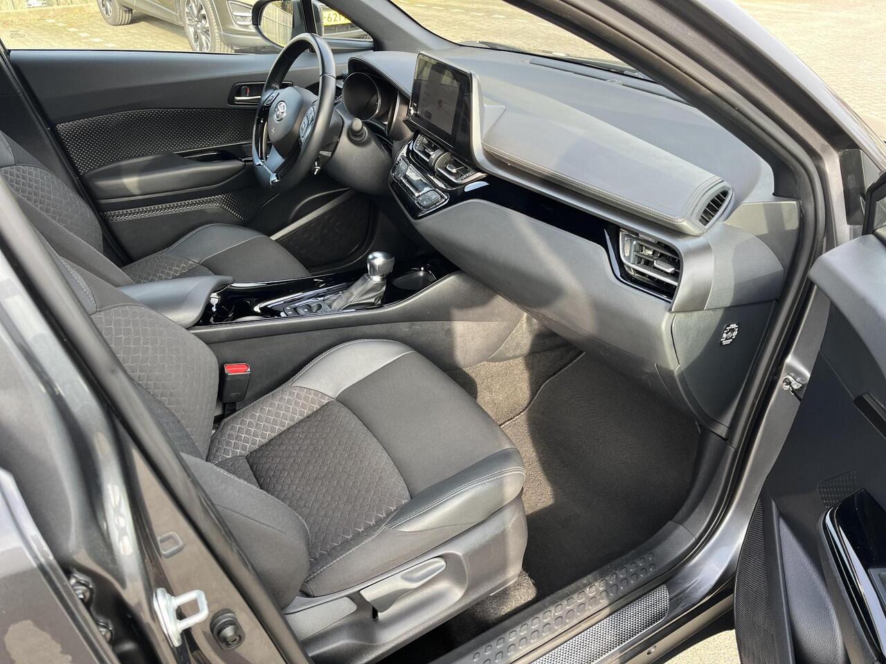 Toyota C-HR 1.8 Hybrid Dynamic | Apple CarPlay/Android auto | Achteruitrijcamera | Stoelverwarming