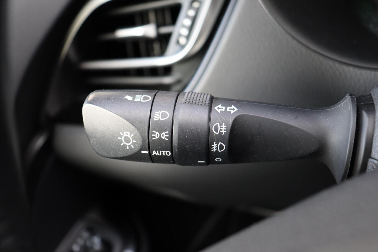 Toyota C-HR 1.8 Hybrid Style, Limited, NAVI, BSM Apple Carplay / Android Auto, Parkeercamera.