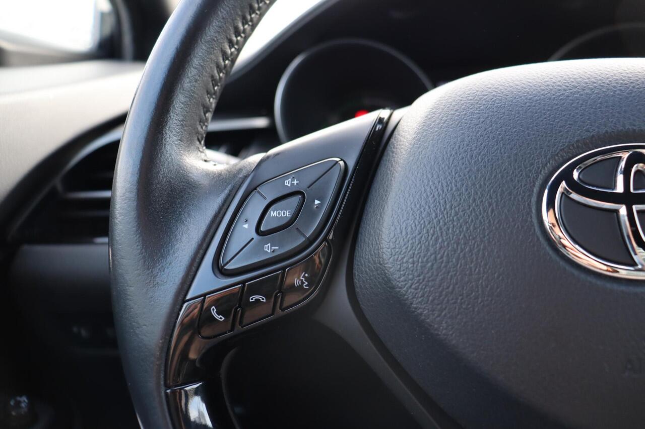 Toyota C-HR 1.8 Hybrid Style, Limited, NAVI, BSM Apple Carplay / Android Auto, Parkeercamera.