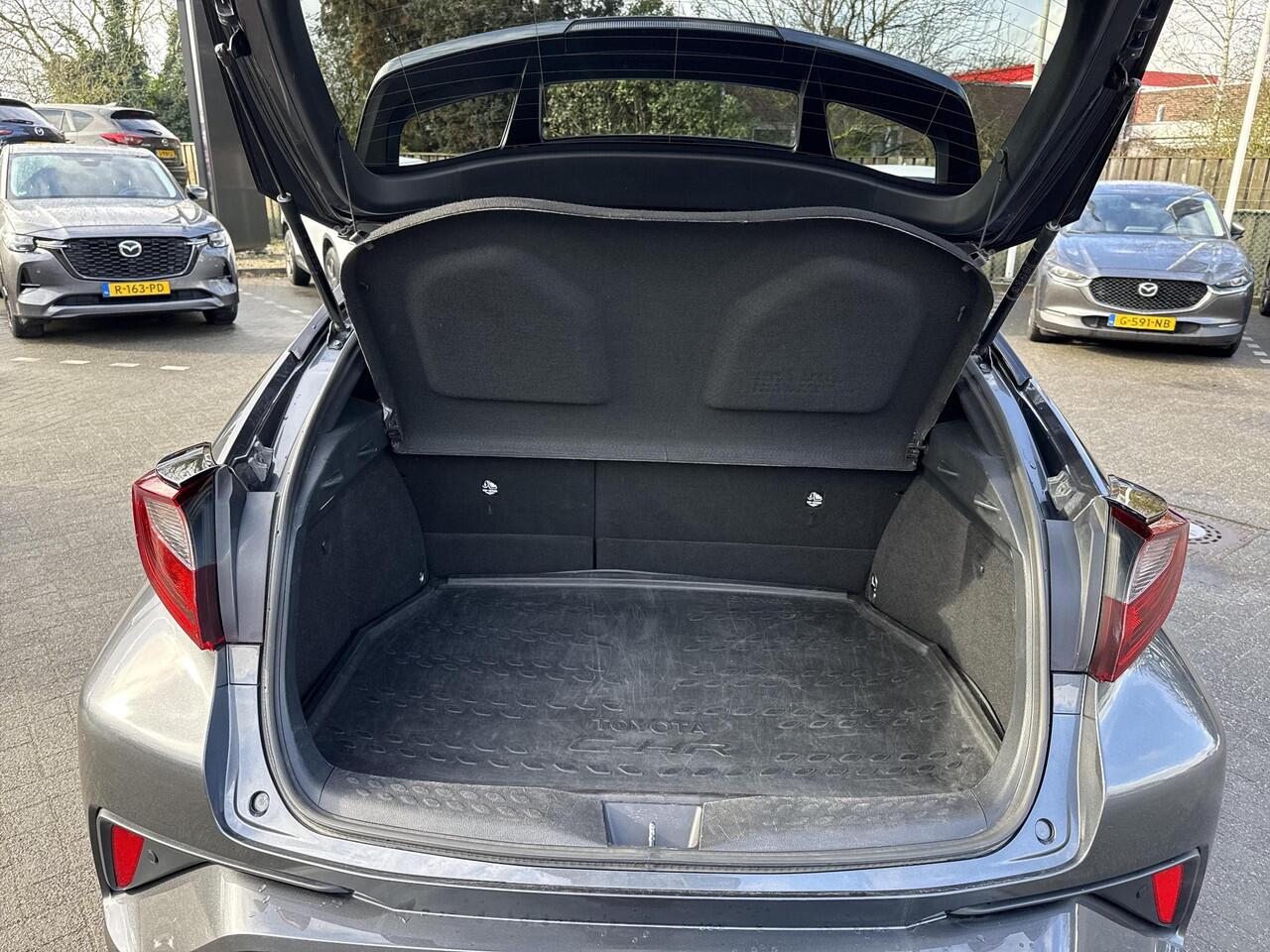 Toyota C-HR 1.8 Hybrid Dynamic | Navigatie | Apple CarPlay/Android auto | Achteruitrijcamera | Stoelverwarming