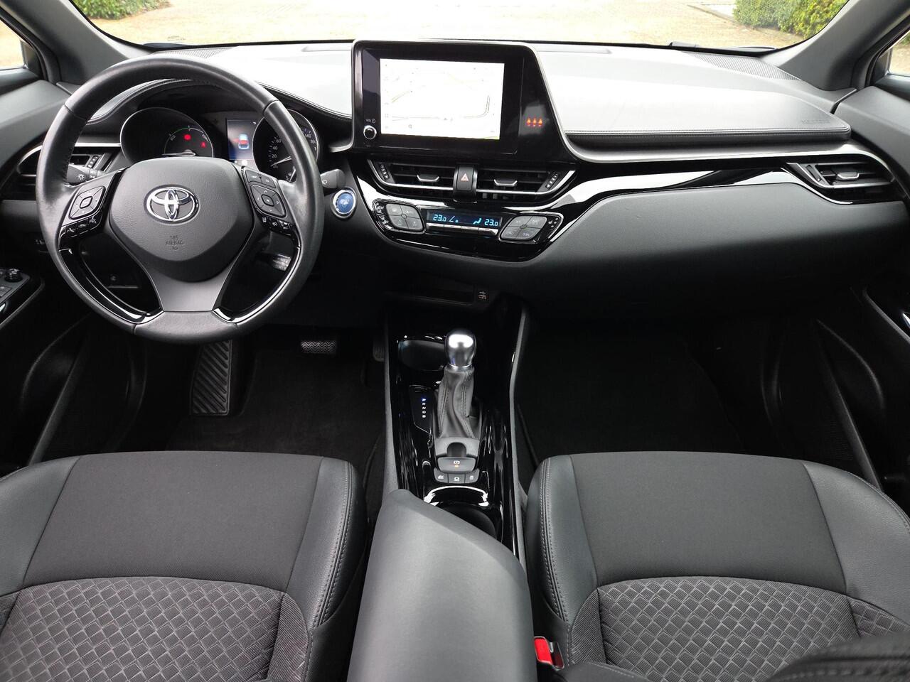 Toyota C-HR 1.8 Hybrid Executive | Apple CarPlay | Stoel / Ruit verwarming | Rijklaar incl. garantie |