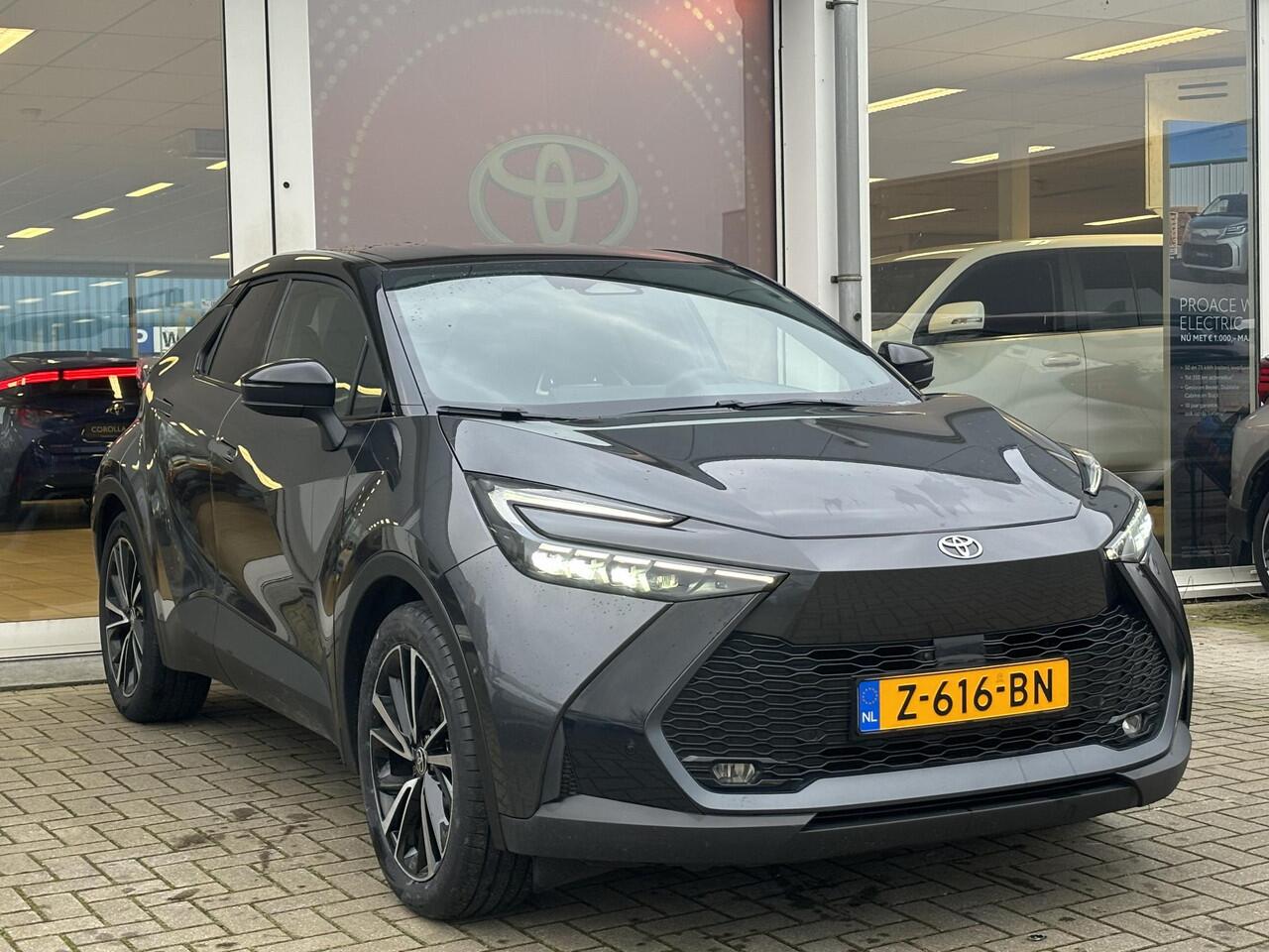 Toyota C-HR 1.8 Hybrid 140 Executive Zwart dak | 360 Camera | Elek. achterklep | Stoelverwarming | Elek. verst. bestuurdersstoel | 1e Eigenaar | Toyota garantie tot 2034!