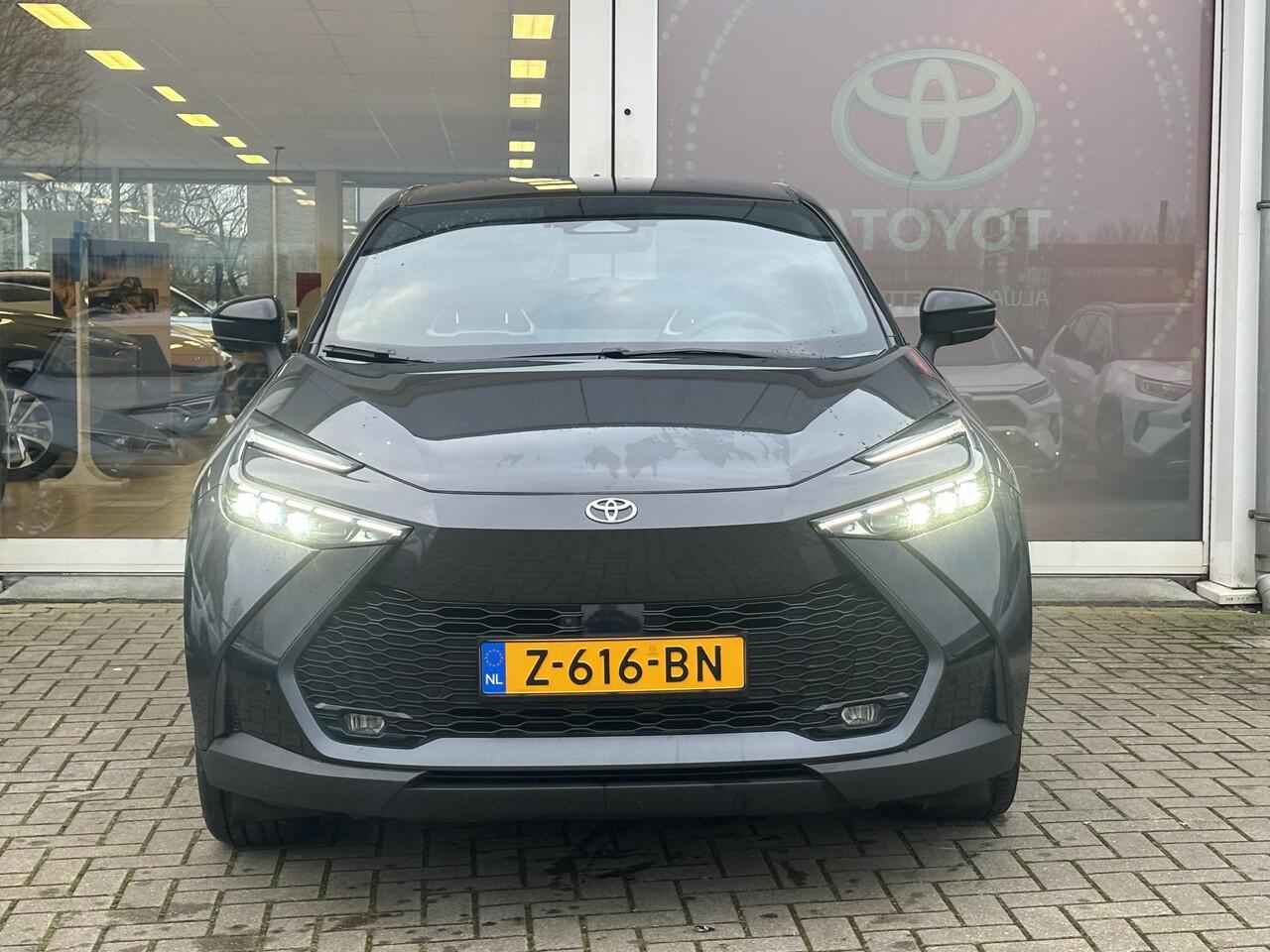 Toyota C-HR 1.8 Hybrid 140 Executive Zwart dak | 360 Camera | Elek. achterklep | Stoelverwarming | Elek. verst. bestuurdersstoel | 1e Eigenaar | Toyota garantie tot 2034!