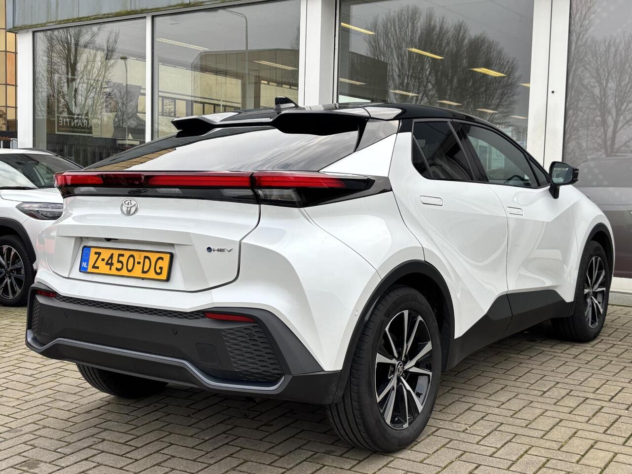 Toyota C-HR 1.8 Hybrid 140 First Edition | Zwart dak | Elek. achterklep | Blindspot | 360 Camera | Adaptive Cruise | 1e eigenaar | Toyota garantie tot 2034!