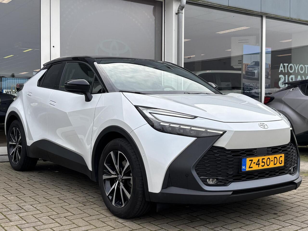 Toyota C-HR 1.8 Hybrid 140 First Edition | Zwart dak | Elek. achterklep | Blindspot | 360 Camera | Adaptive Cruise | 1e eigenaar | Toyota garantie tot 2034!