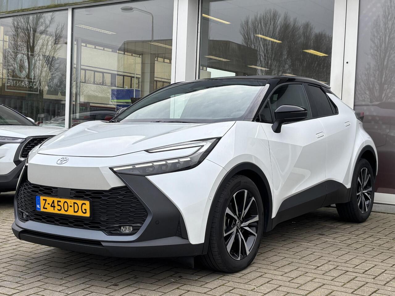 Toyota C-HR 1.8 Hybrid 140 First Edition | Zwart dak | Elek. achterklep | Blindspot | 360 Camera | Adaptive Cruise | 1e eigenaar | Toyota garantie tot 2034!