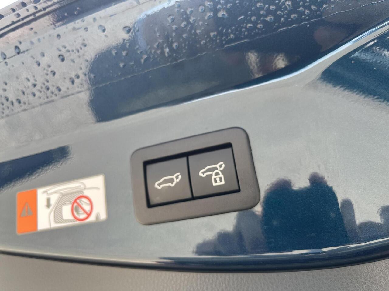 Toyota C-HR 2.0 Hybrid 200 First Edition | All-in prijs | Navigatie | Camera | Airco