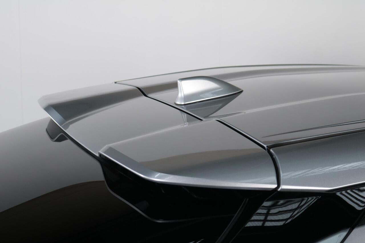 Toyota C-HR 1.8 Hybrid 140 Dynamic, Climate & Cruise control, BSM, Apple Carplay/Android Auto, Privacy Glass, Sensoren, 18" inch lm velgen!