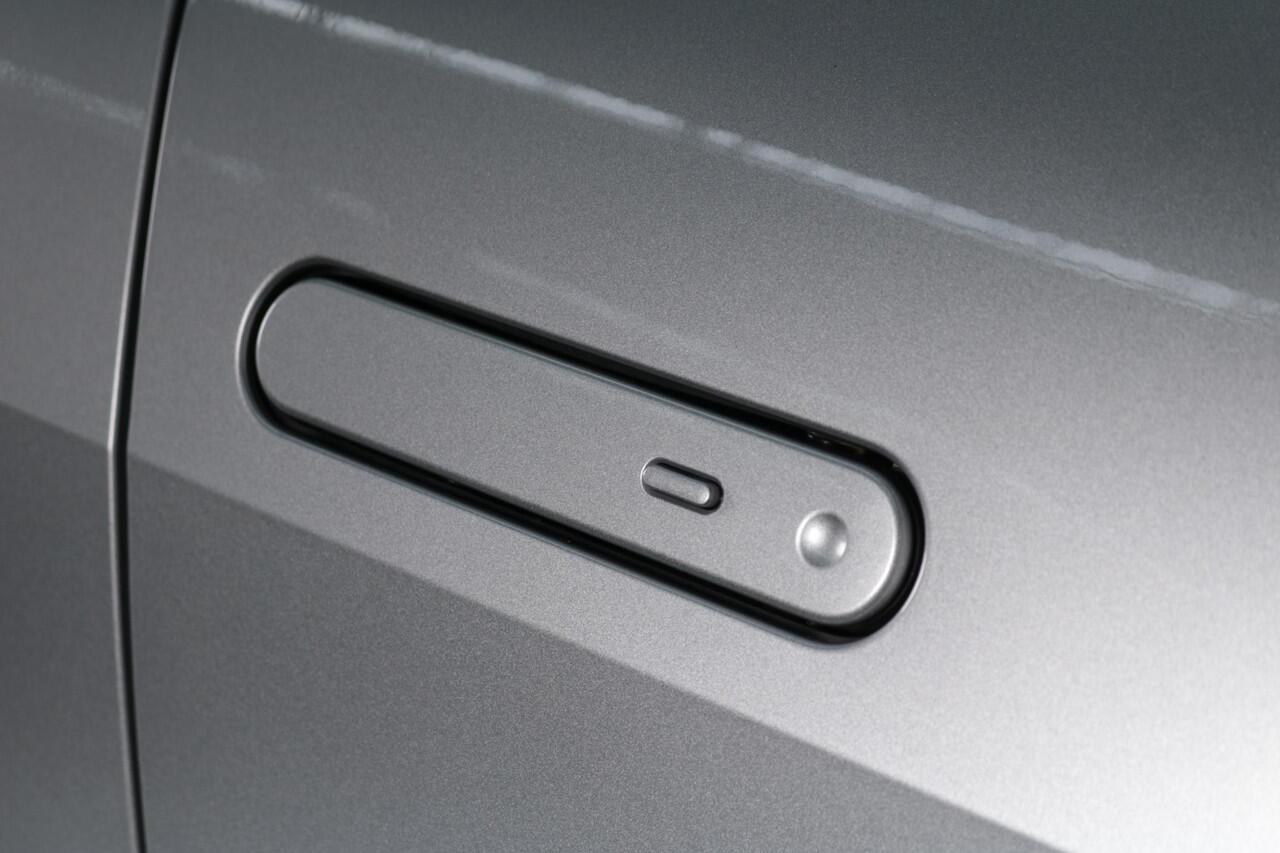 Toyota C-HR 1.8 Hybrid 140 Dynamic, Climate & Cruise control, BSM, Apple Carplay/Android Auto, Privacy Glass, Sensoren, 18" inch lm velgen!