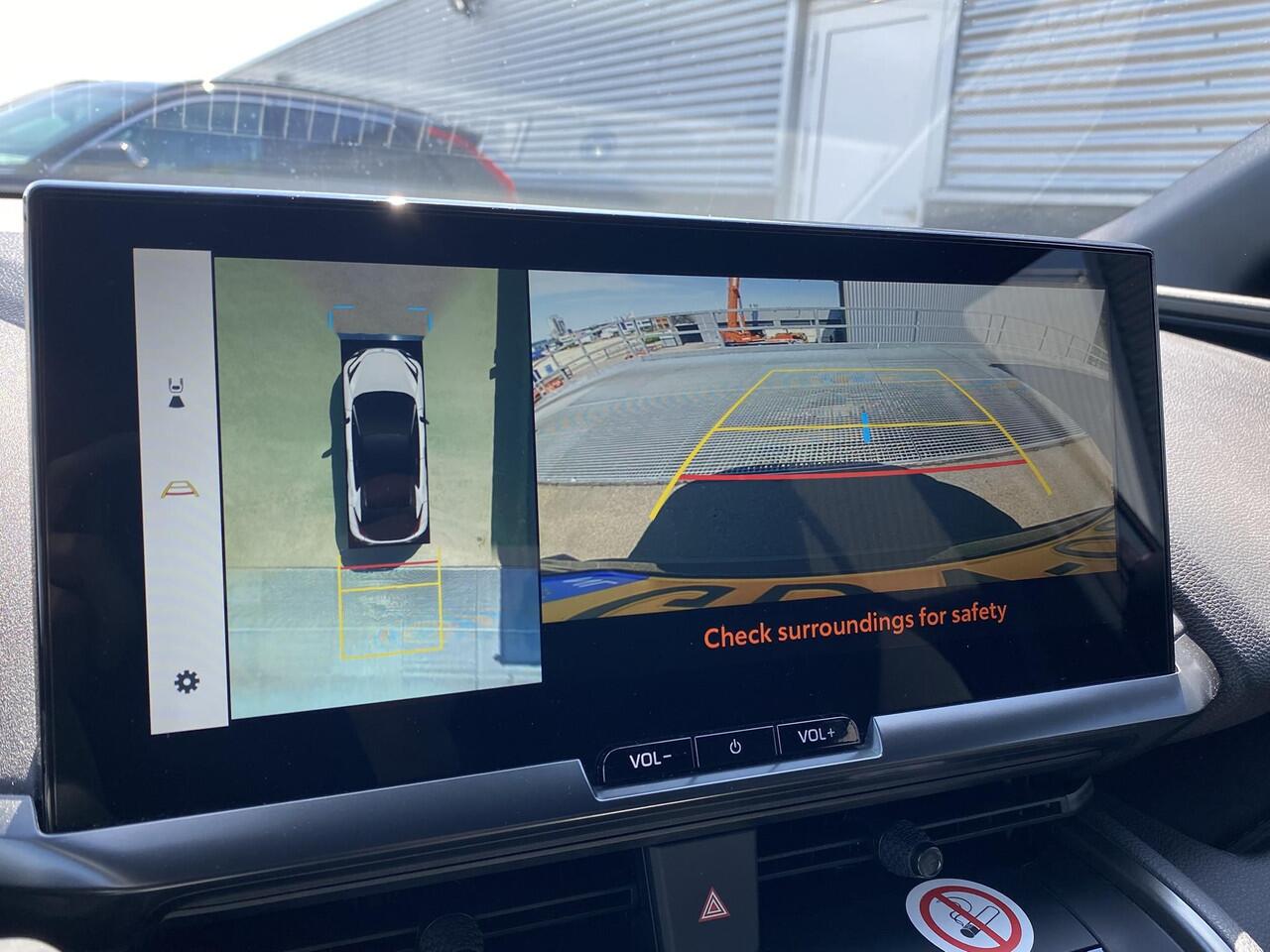 Toyota C-HR 1.8 Hybrid 140 First Edition | 360° camera | Dodehoek detectie | Apple CarPlay/Android Auto | Adaptieve cruise control | Keyless | Parkeersensoren | Elektr. inklapbare buitenspiegels |