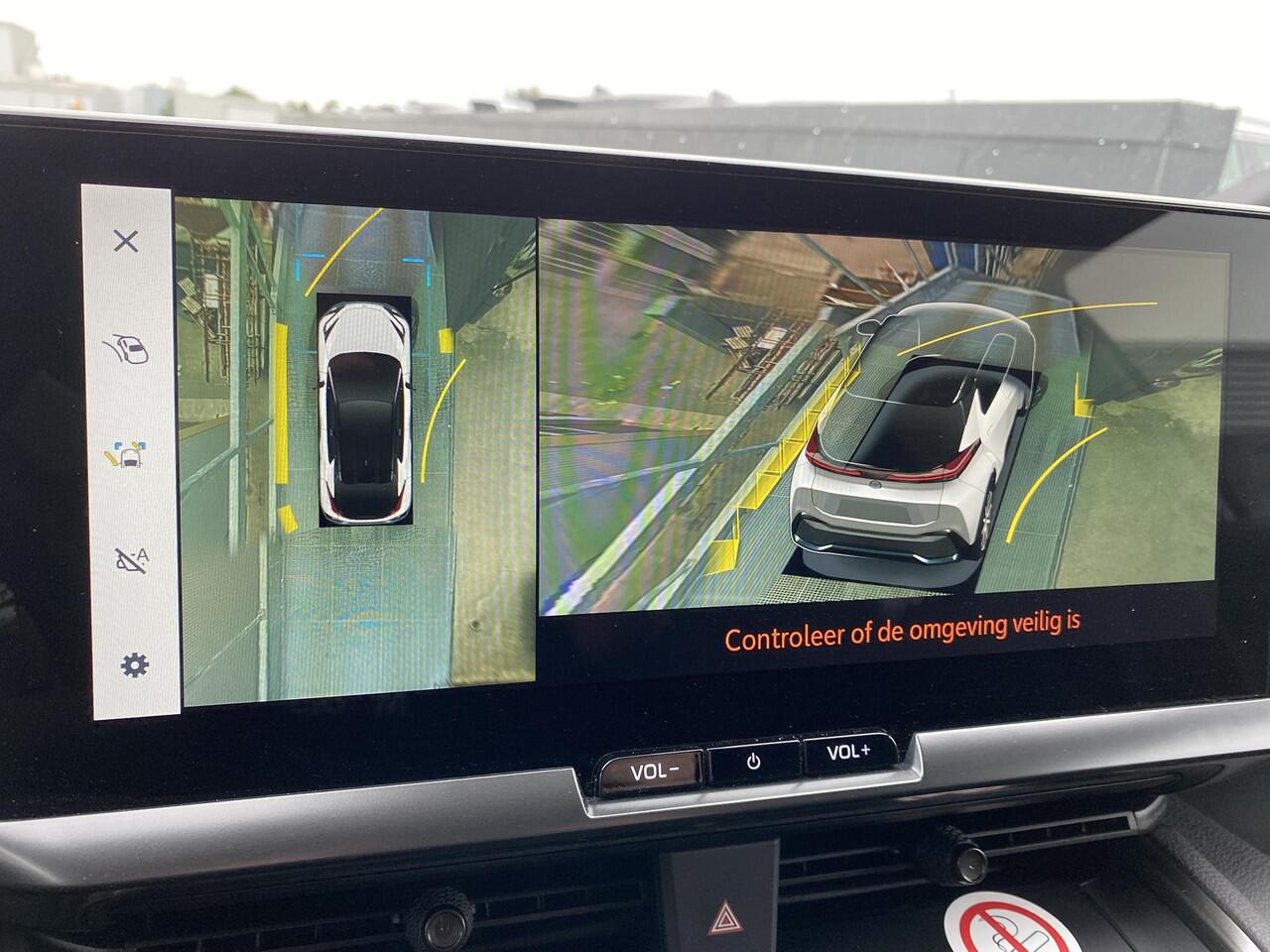 Toyota C-HR 1.8 Hybrid 140 First Edition | 360° camera | Dodehoek detectie | Apple CarPlay/Android Auto | Adaptieve cruise control | Keyless | Parkeersensoren | Elektr. inklapbare buitenspiegels |