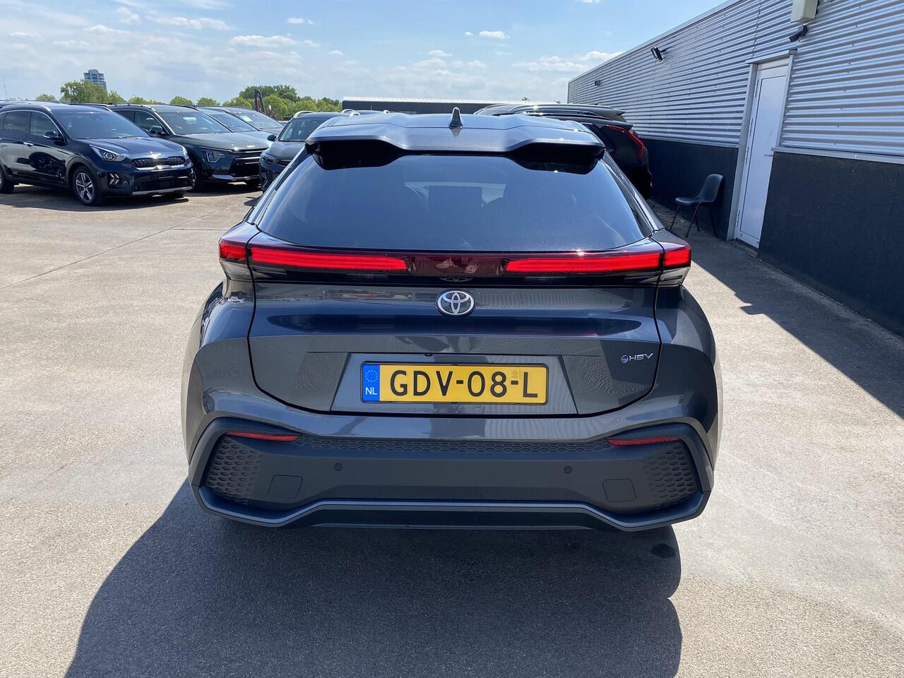 Toyota C-HR 1.8 Hybrid 140 First Edition | 360° camera | Dodehoek detectie | Apple CarPlay/Android Auto | Adaptieve cruise control | Keyless | Parkeersensoren | Elektr. inklapbare buitenspiegels |
