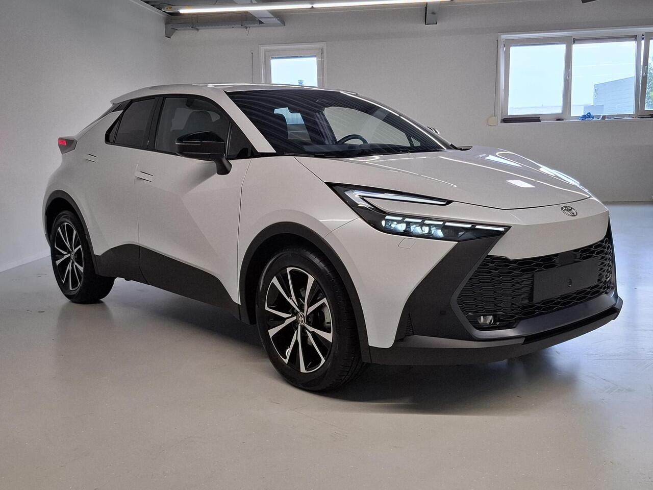 Toyota C-HR 1.8 Hybrid 140 First Edition | Dodehoekdetectie | Stoel/stuurverw.| Prisma-LED | Elektr. achterklep |
