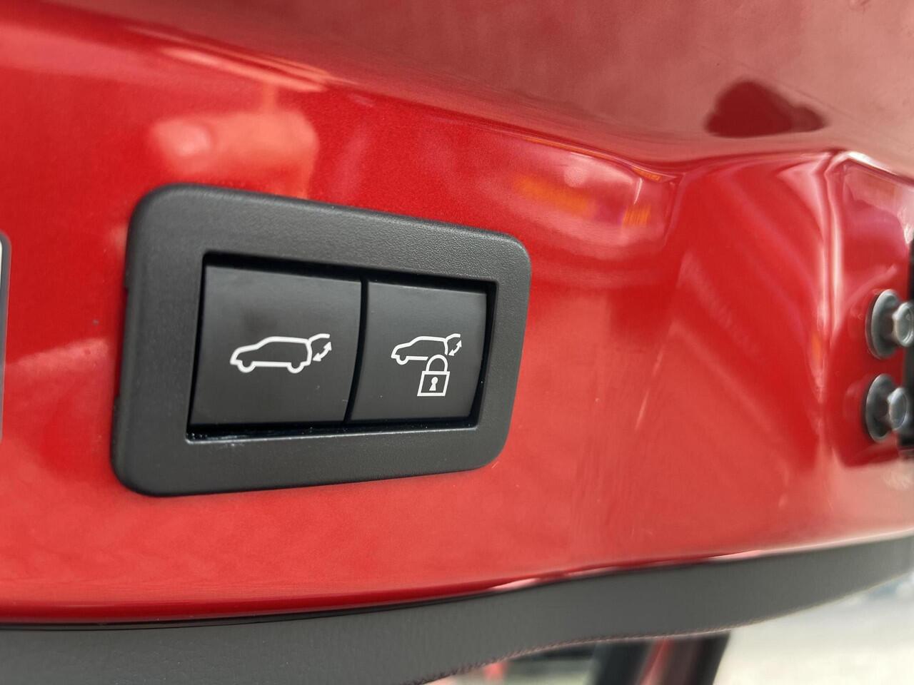 Toyota C-HR 1.8 Hybrid 140 First Edition | Navigatie | Apple CarPlay/Android auto | 360 graden camera | Elektrische achterklep