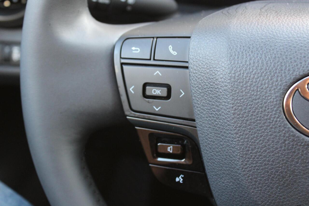 Toyota C-HR 1.8 Hybrid 140 First Edition Bi Tone