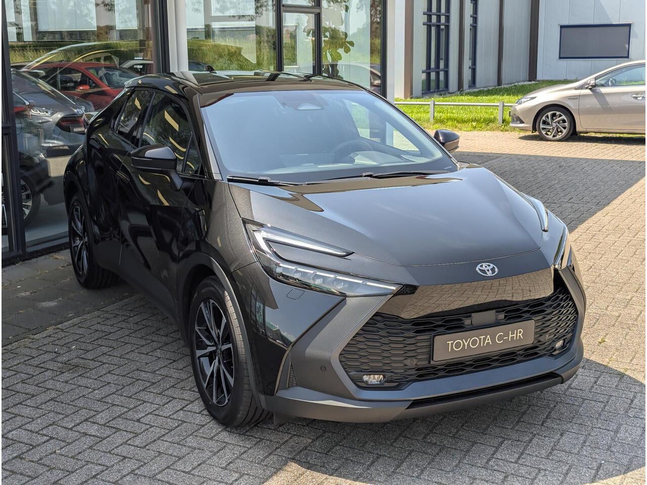 Toyota C-HR 1.8 Hybrid 140 First Edition | Stoel- stuurverwarming | Elek. achterklep | Camera | PDC V+A |