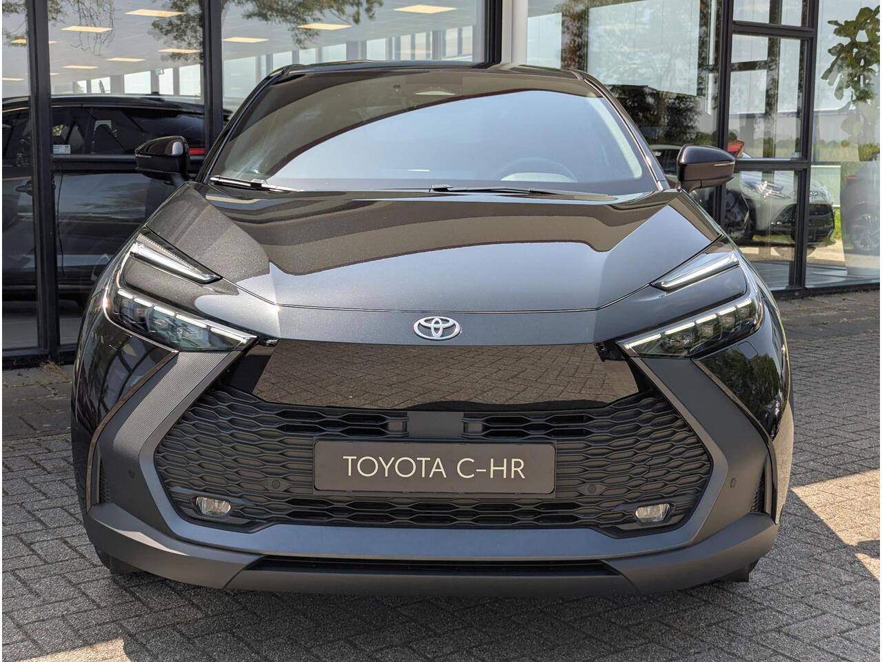 Toyota C-HR 1.8 Hybrid 140 First Edition | Stoel- stuurverwarming | Elek. achterklep | Camera | PDC V+A |
