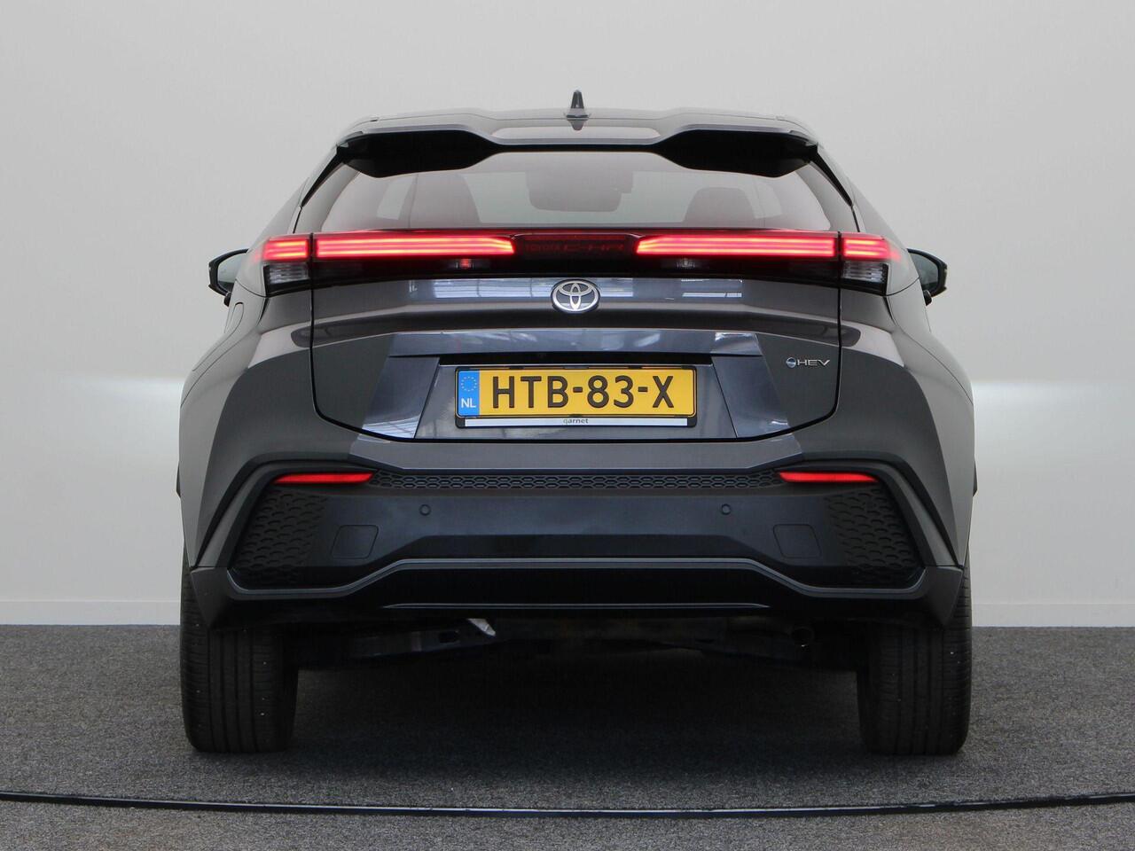 Toyota C-HR 1.8 Hybrid 140 Dynamic | Stoel, Stuur en Voorruitverwarming | Keyless Entry | Adaptieve Cruise Control | Elektrische Achterklep |