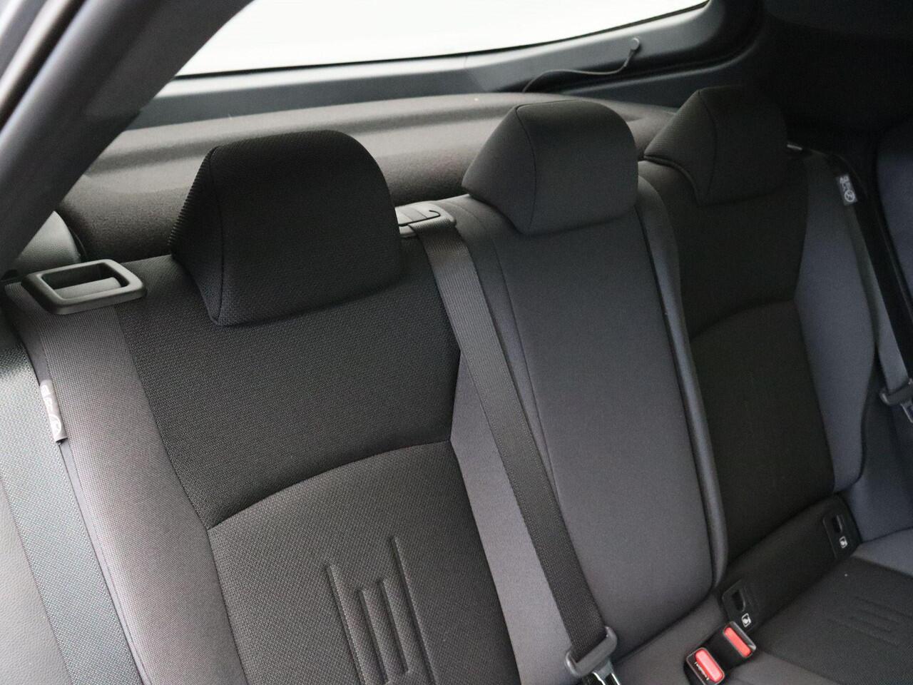 Toyota C-HR 1.8 Hybrid 140 Dynamic | Stoel, Stuur en Voorruitverwarming | Keyless Entry | Adaptieve Cruise Control | Elektrische Achterklep |