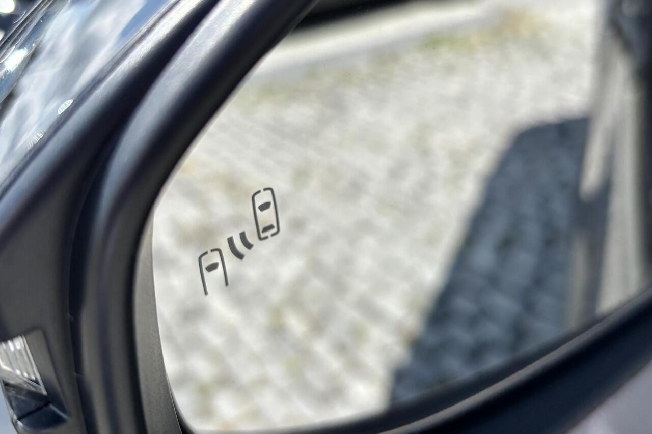 Toyota C-HR 2.0 Plug-in Hybrid 220 Dynamic, Stuurverwarming, Stoelverwarming