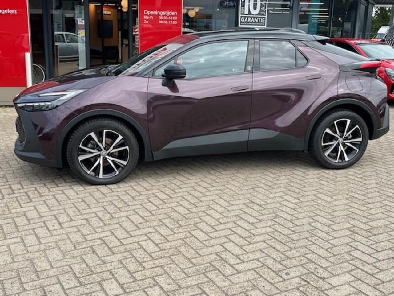 Toyota C-HR Hybrid 140 Team D | Rijklaar | AllSeason | Stoelverwarming |